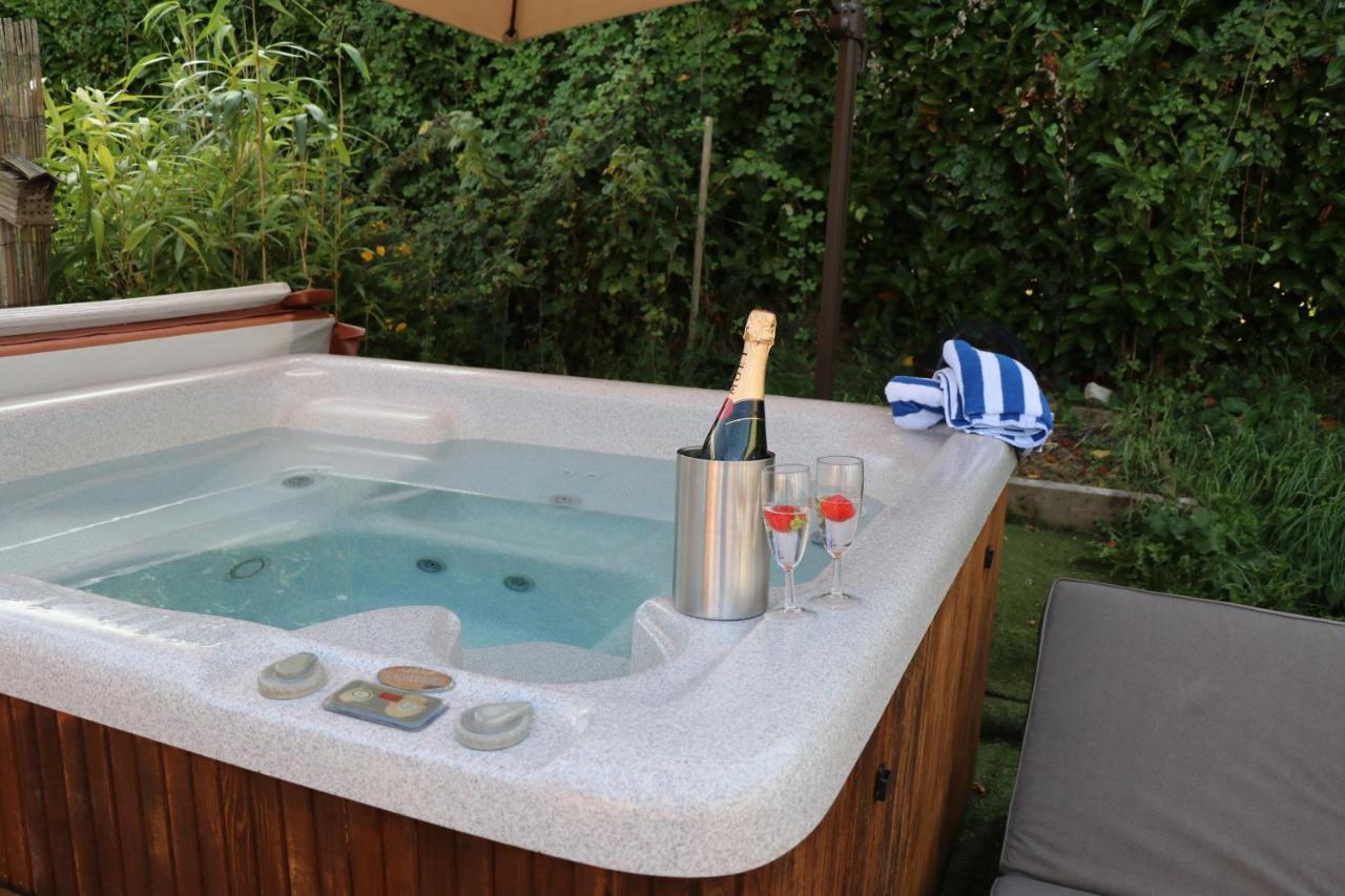 Palm 1 Park Home With Hot Tub Swanage Exterior photo